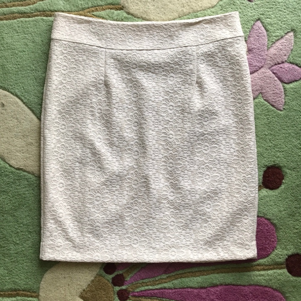 Cream lace banana republic skirt  NWOT